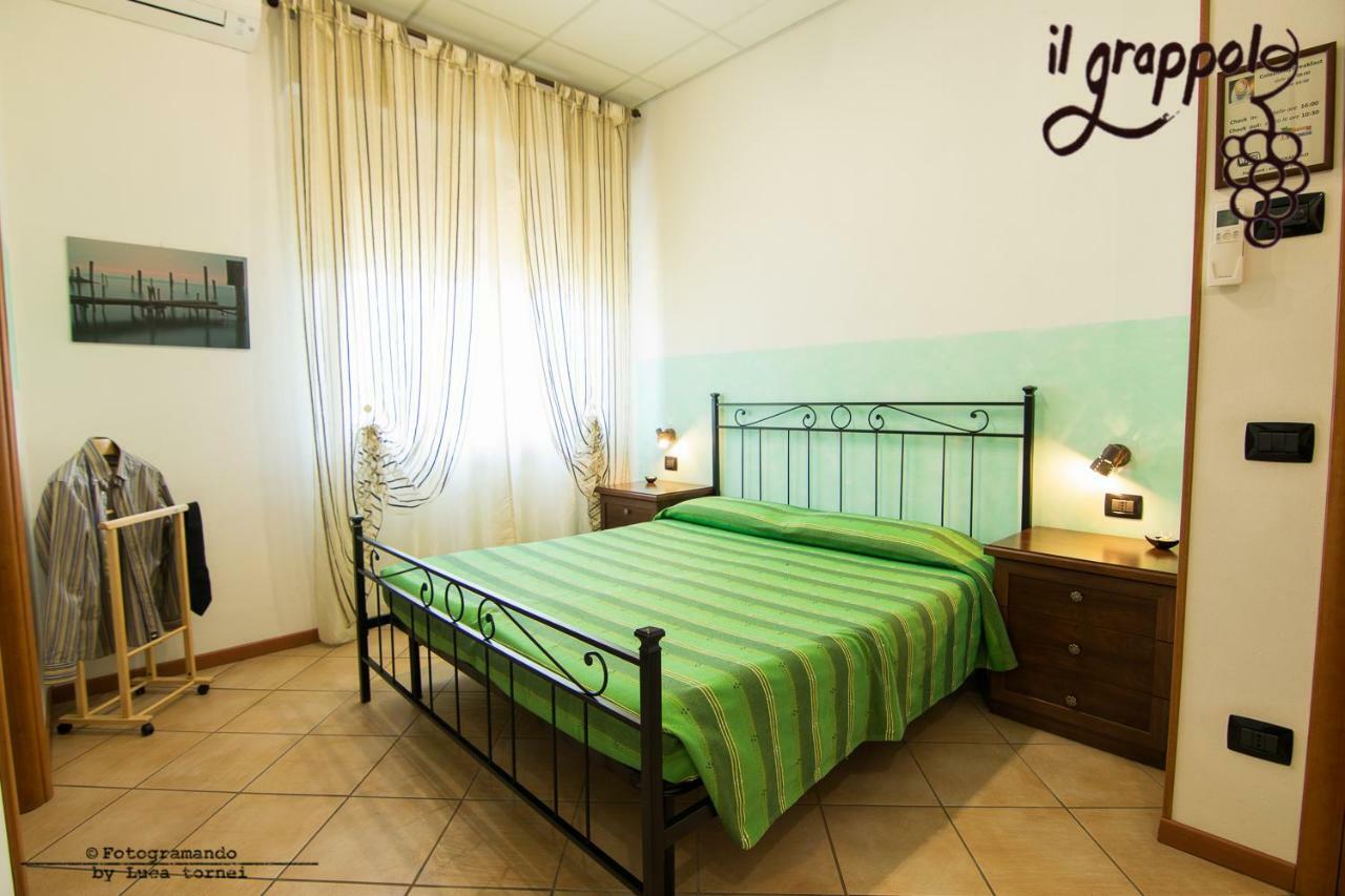 סירמיונה B&B Il Grappolo Foresteria Lombarda מראה חיצוני תמונה